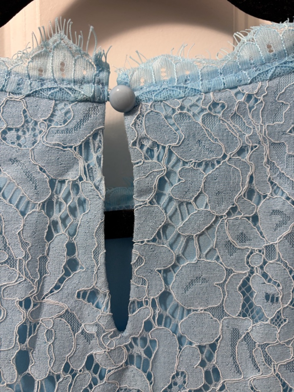 J. Adler Delicate Sky Blue Lace Sleeveless Top - Picture 4 of 5